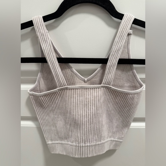 NWOT Zenana Washed Ribbed Cropped Seamless V-Neck Tank Top - Picture 4 of 4